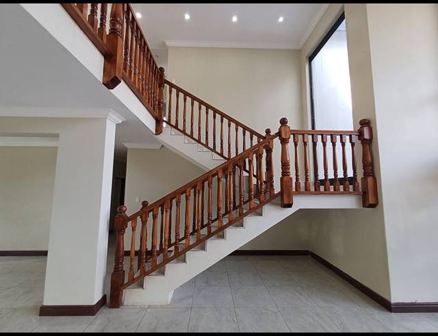 5 BEDROOM HOUSE FOR SALE IN HILTON GARDENS